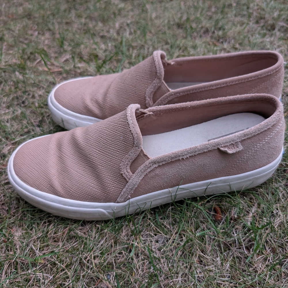 Keds Tan Canvas Slip-On Sneakers EUC - Picture 2 of 5